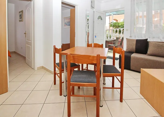 Apartmán With Parking Space Baska, Krk - 24175 Baška