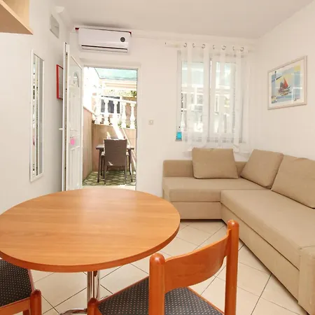 Apartmán With Parking Space Baska, Krk - 24175 Baška